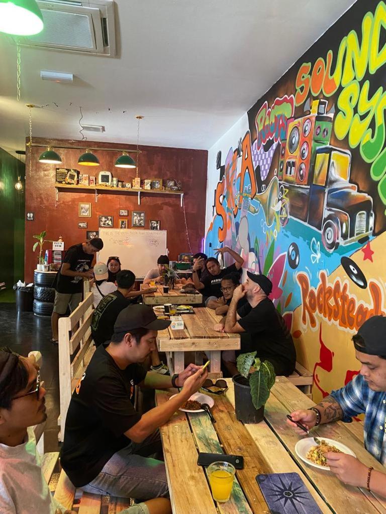 H2 Worldpackers , The Social Hotel Kota Kinabalu Extérieur photo